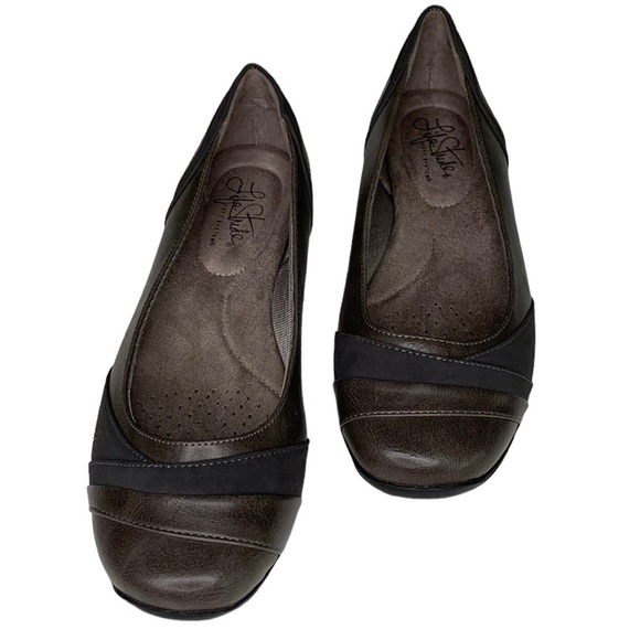 LIFE STRIDE SOFT SYSTEM FAUX LEATHER GRAY AND BROWN WOMENS FLATS SIZE 7 WIDE - Picture 1 of 8